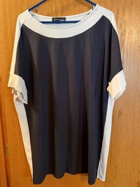 Sunshine & Rodeos Essentials Ribbed Top in Navy and White